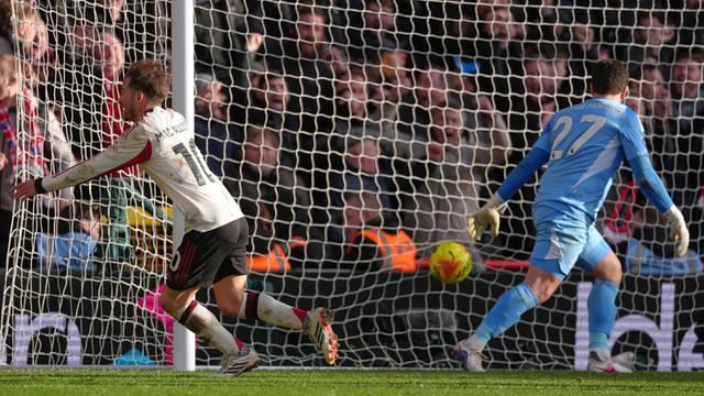 Foto: Sempat Dianulir VAR, Alexis Mac Allister Lesatkan Gol Kemenangan untuk Liverpool di Liga Inggris