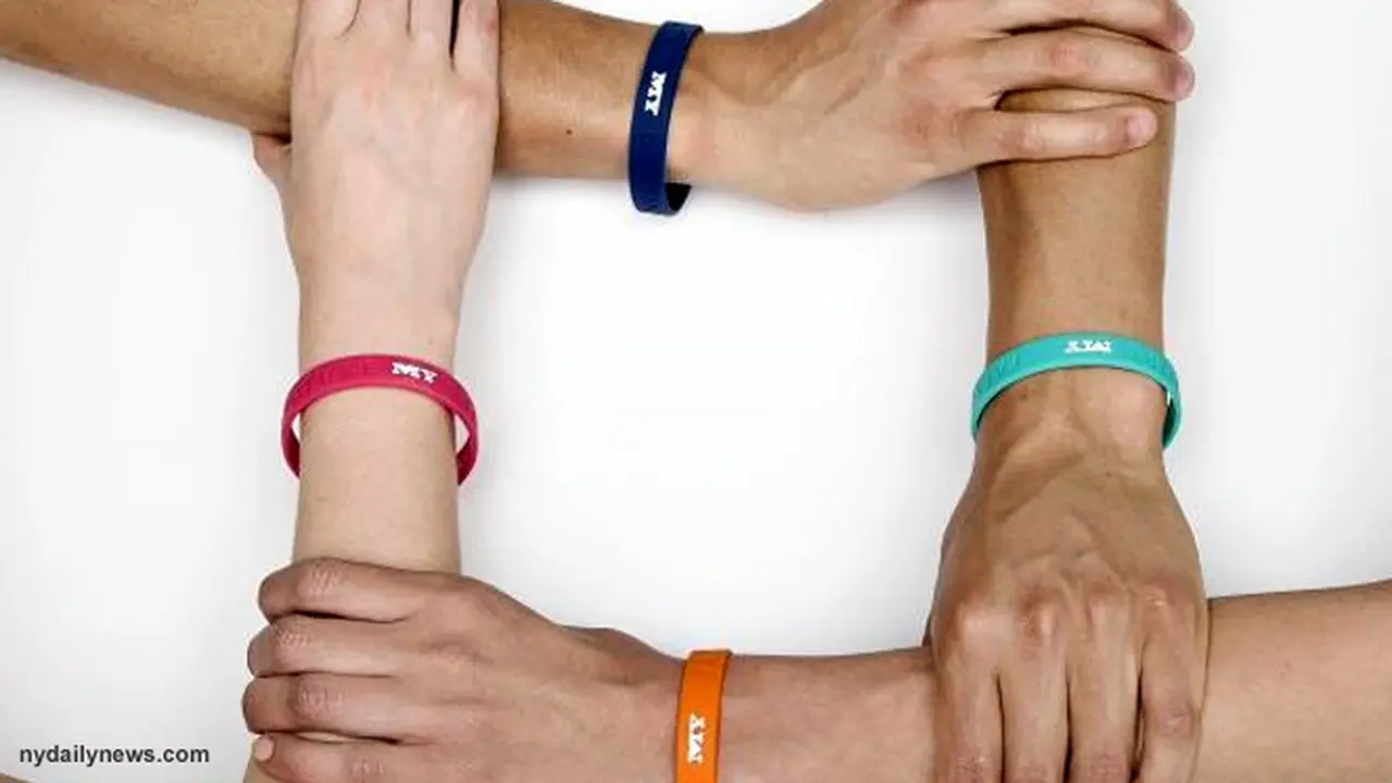 gelang-jomblo-130825b.jpg