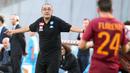 Ekspresi pelatih Napoli, Maurizio Sarri  saat timnya melawan AS Roma  pada lanjutan Serie A Italia di San Paolo Stadium, Naples (15/10/2016). ( REUTERS/Stefano Rellandini)
