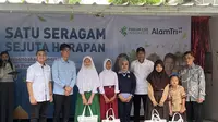 Gandeng Swasta, Kemensos Bagikan 10 Ribu Paket Seragam ke Siswa SD di Seluruh Indonesia Senilai Rp 12 Miliar