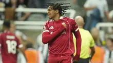 Pemain Liverpool, Rio Ngumoha, bereaksi setelah mencetak gol dalam pertandingan Liga Inggris&nbsp;melawan Newcastle di St James' Park, Inggris, Selasa (26 Agustus 2025). (AP Photo/Jon Super)