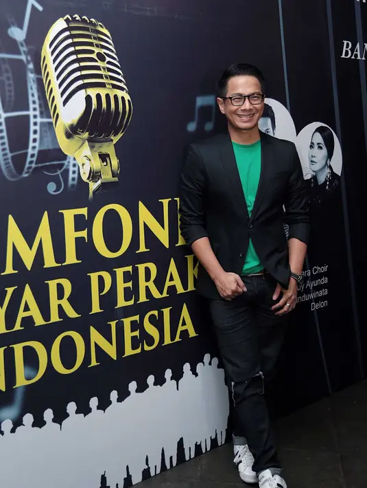 Delon Thamrin bangga menjadi salah satu pengisi acara Simfoni Layar Perak. Konser yang mengangkat lagu-lagu soundtrack film yang diangkat sejak awal film Idonesia dengan suara. (Deki Prayoga/Bintang.com)
