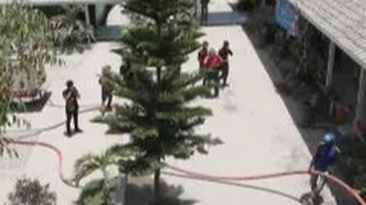 Selain itu, masyarakat juga harus mengantisipasi ancaman abu vulkanik jika terjadi erupsi.