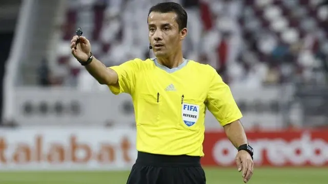 Wasit FIFA asal Tajikistan, Nasrullo Kabirov (c) Official AFC