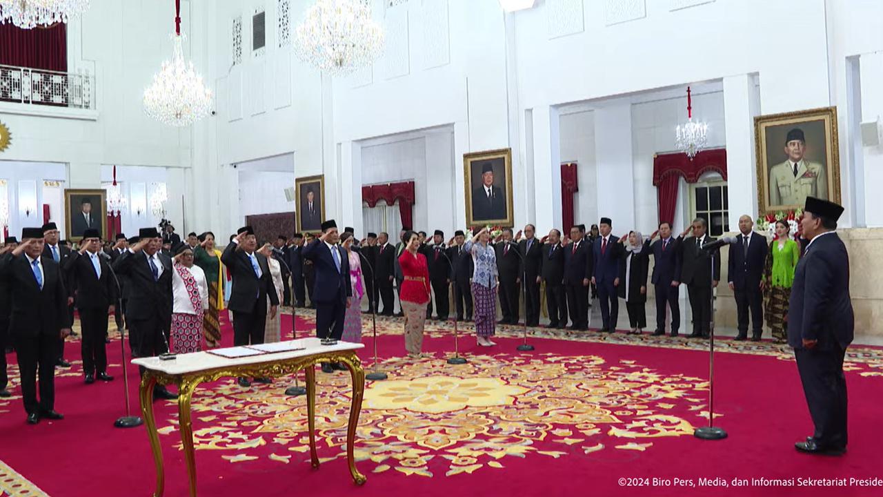 Presiden Prabowo Subianto melantik wakil menteri Kabinet Merah Putih, Senin (21/10/2024).