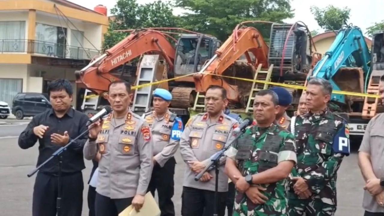 Kapolda Lampung Irjen Pol Helfi Assegaf konpers soal tambang emas ilegal 200 hektare bikin negara rugi Rp1,3 triliun