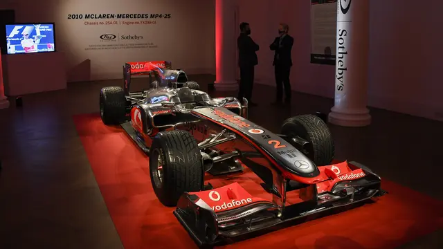 Mobil Balap McLaren Lewis Hamilton