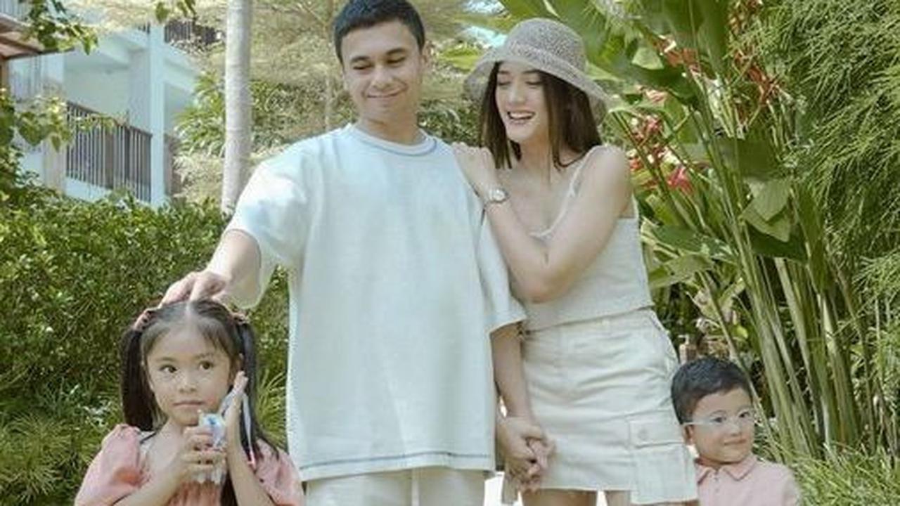 10 Momen Keseruan Keluarga Pasangan Raditya Dika dan Anissa Aziza Liburan di Bali, Potret Anak Sulungnya Makin Cantik!