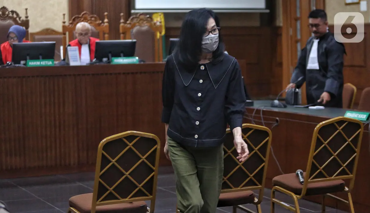 Terdakwa suap kepada hakim pemberi vonis bebas Gregorius Ronald Tannur, Meirizka Widjaja usai mengikuti sidang pembacaan dakwaan di Pengadilan Tindak Pidana Korupsi (Tipikor) Jakarta, Senin (10/2/2025). (Liputan6.com/Angga Yuniar)