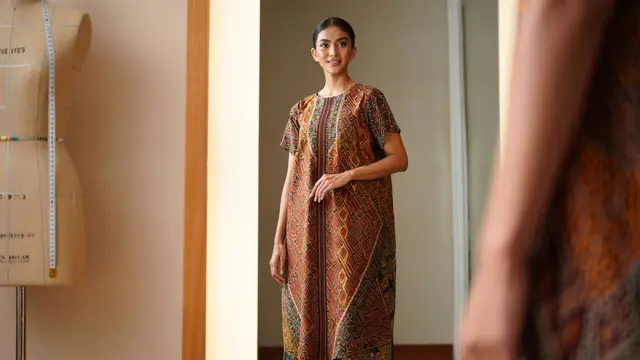 Model Baju Gamis Batik Ibu Pejabat
