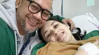Suami Mona Ratuliu Bahas Nama Anak Keempat dengan Keluarga