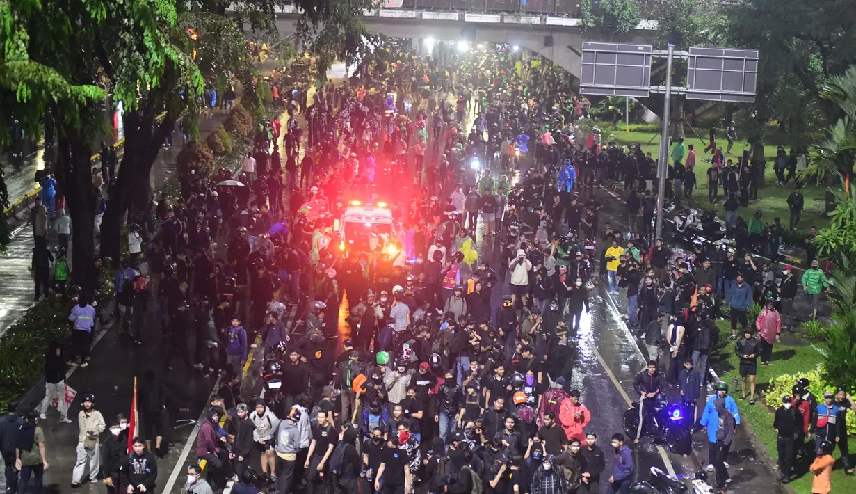 Affan Kurniawan tewas dilindas kendaraan taktis (rantis) Brimob saat terjadi kerusuhan saat aksi massa di kawasan Pejompongan pada Kamis malam, 28 Agustus 2025. (merdeka.com/Arie Basuki)