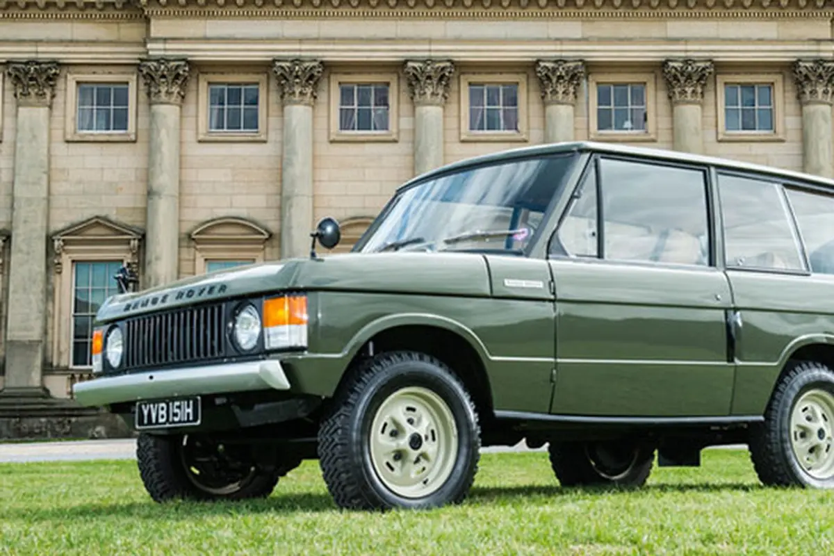 Selamat Dari Kebakaran, Range Rover Pertama di Dunia Pun Dilelang