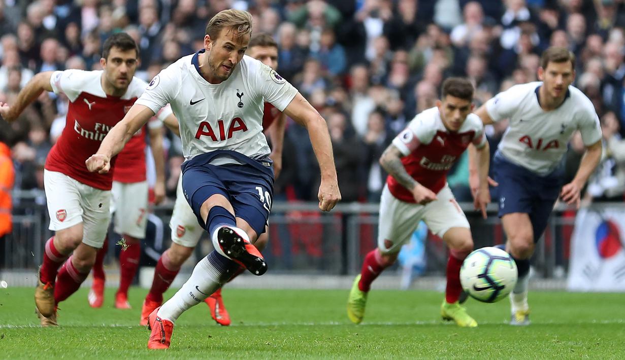 Arsenal. Harry Kane mampu mencetak 11 gol dan 3 assist ke gawang Arsenal dari total 16 laga di semua ajang kompetisi. Dari 16 laga tersebut, Harry Kane membawa Tottenham Hotspur, Norwich dan Leyton Orient 6 kali menang, 5 kali imbang dan 5 kali kalah. (AFP/Daniel Leal)