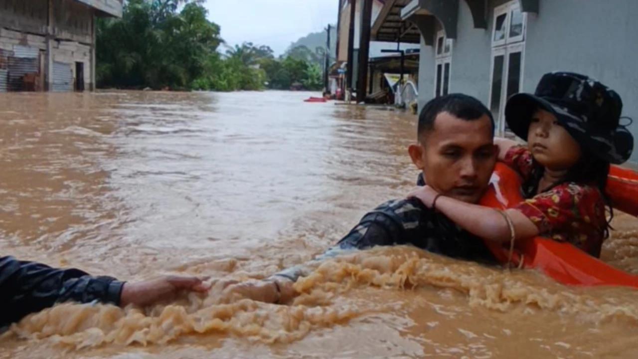 BMKG Peringatkan Hujan Lebat Menjelang Akhir Tahun 2025, Waspadai Bencana Hidrometeorologi