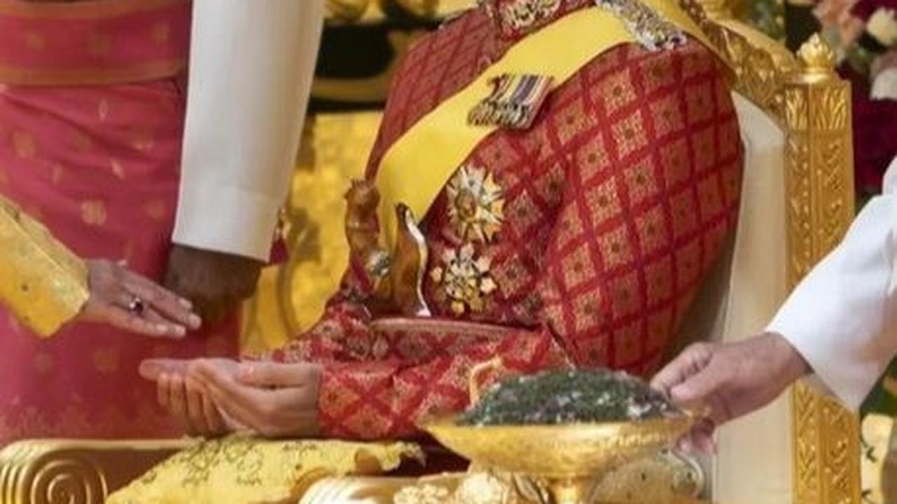 Senyum Bahagia Pangeran