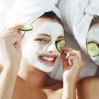 Dapatkan kulit lebih segar dan cerah dengan Chinese Ginseng & Rice Clarifying Polishing Mask dari The Body Shop. (Foto: nordicstyle.com)