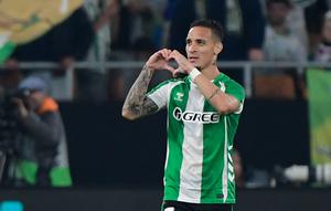 Kemenangan ini memperpanjang catatan tak terkalahkan Real Betis di kompetisi Eropa menjadi 11 pertandingan. Tim asuhan Manuel Pellegrini kini berada di peringkat ke-9 dengan delapan poin. (AFP/Cristina Quicler)