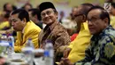 Presiden Ke-3 BJ Habibie saat menghadiri Seminar Nasional Partai Golkar, Jakarta, Kamis (19/10). Acara tersebut mengambil tema "Revitallisasi Ideologi Pancasila Sebagai Landasan Partai Golkar". (Liputan6.com/Johan Tallo)