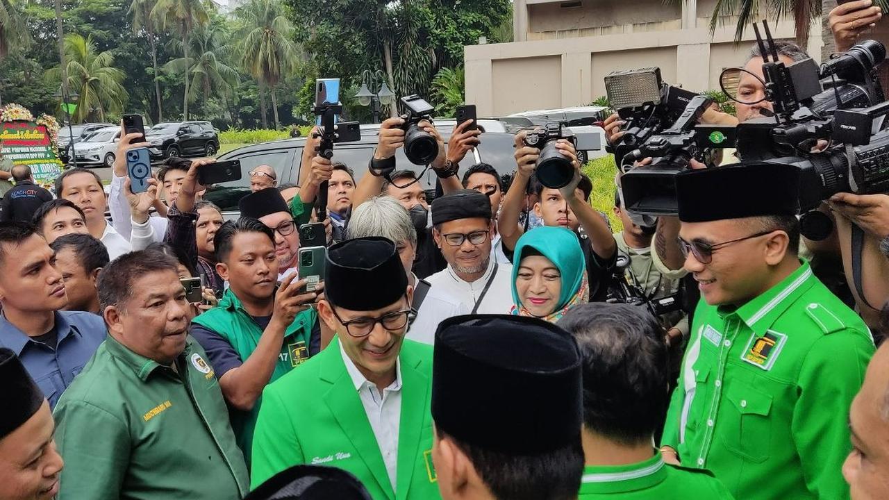 "Jadi saya ingin mengajak semua pihak untuk bekerjasama, dan semua ini sudah saya sampaikan secara terang benderang, secara terbuka kepada media langkah-langkah yang harus kita lakukan," bebernya.&nbsp;