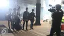 Proses syuting Band D'Masiv dalam pembuatan video klip single terbaru mereka berjudul Melodi di Museum Transportasi, TMII, Jakarta, Senin (14/11). Lagu Melodi ini merupakan single kedua dari Orange Album. (Liputan6.com/Herman Zakaria)