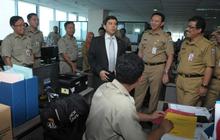 Usai cuti Lebaran, Menteri Yuddy sidak kantor Ahok
