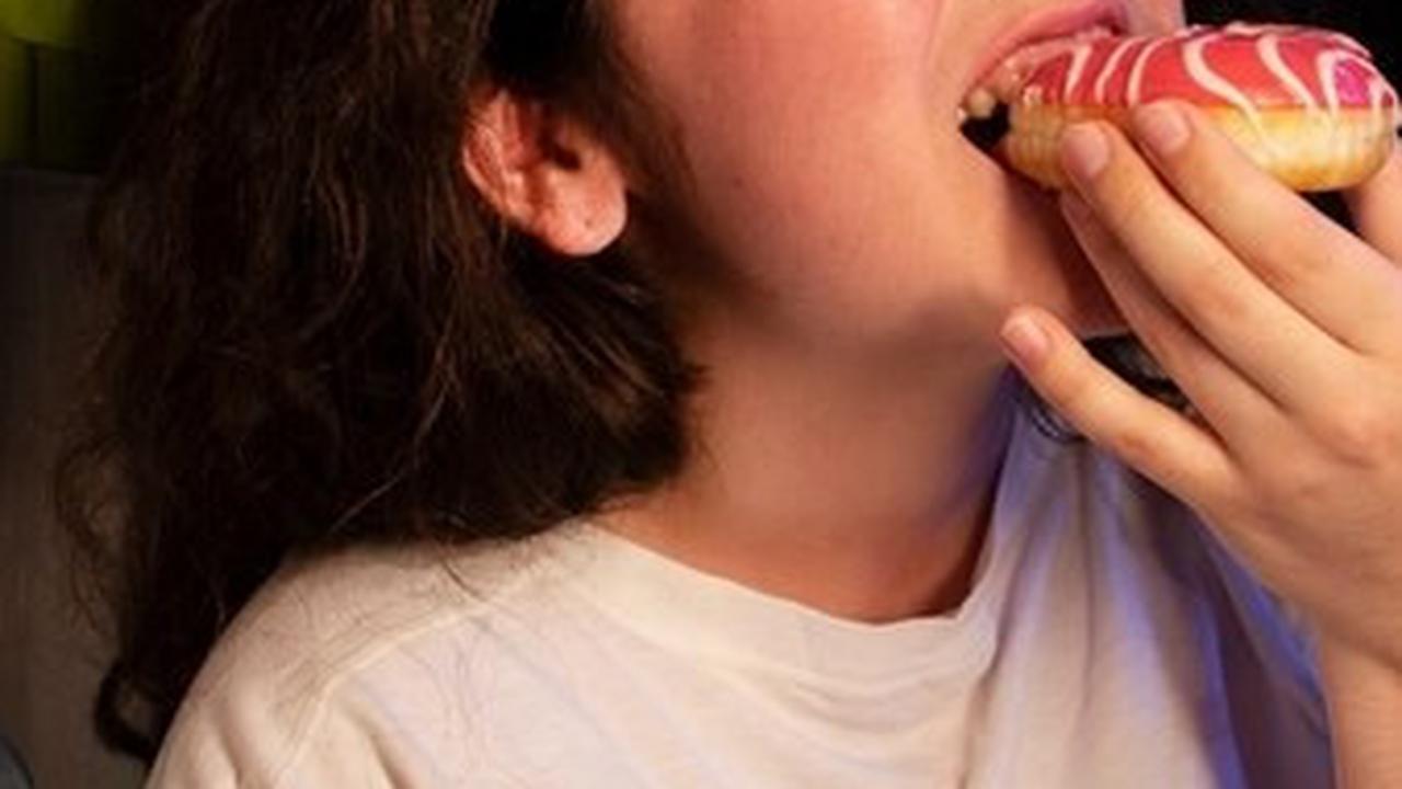 4.&nbsp;Makan Camilan Setelah Makan Malam