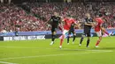 Tuan rumh Benfica sudah unggul 1-0 pada menit ke-16 melalui sundulan Antonio Silva yang berhasil memanfaatkan umpan silang Enzo Jeremias Fernandez. (AP/Armando Franca)