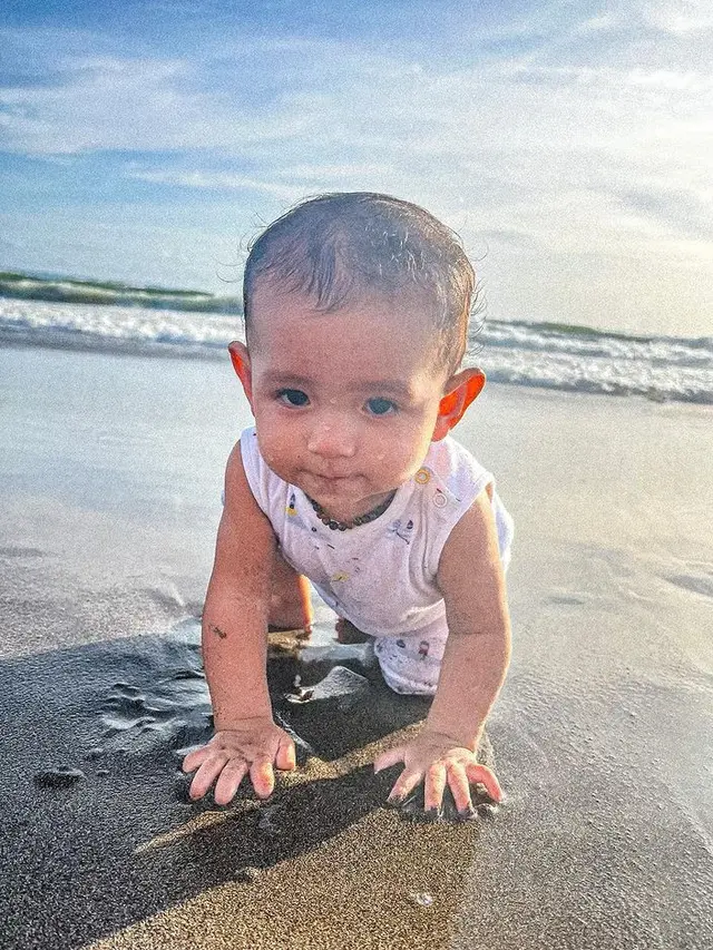 Jessica Iskandar bersama anak (Instagram/inijedar)