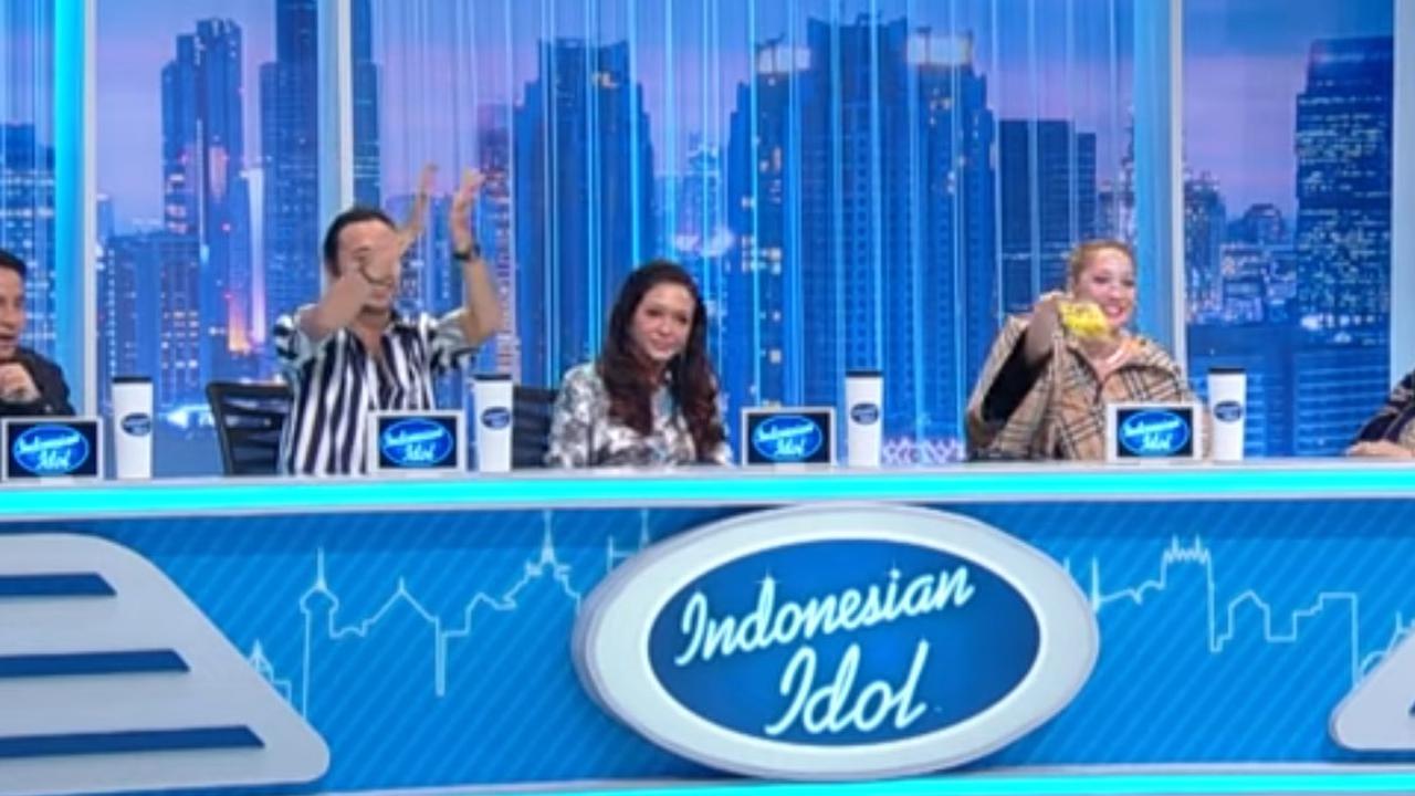 Naik Pesawat Pertama Kali, Suriani Peserta Indonesian Idol Bikin Ngakak Para Juri Dapat 4 Yes 'Lolos ke Babak Selanjutnya'