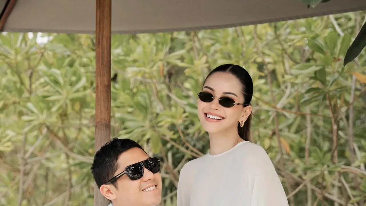 Romantisme Prewedding Alyssa Daguise dan Al Ghazali di Belitung dalam Balutan Resortwear