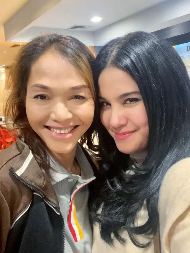 6 Potret Kegiatan Annisa Pohan Ketika di Jerman, Temui Langsung Bunda Corla