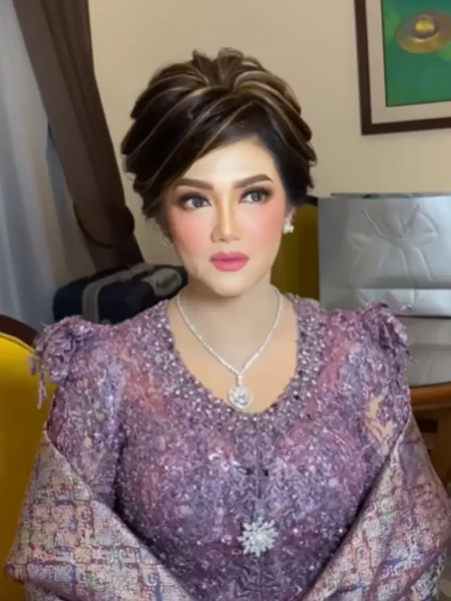 Pilihan Model Kalung Bella Saphira, Tampak Mewah dan Elegan
