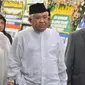 Mantan Ketua Umum PP Muhammadiyah Din Syamsuddin menghadiri persemayaman Ani Yudhoyono di Puri Cikeas, Bogor, Jawa Barat, Minggu (2/6/2019). Sejumlah tokoh terus berdatangan jelang pemakaman istri presiden ke-6 RI Susilo Bambang Yudhoyono (SBY) tersebut. (Liputan6.com/Immanuel Antonius)