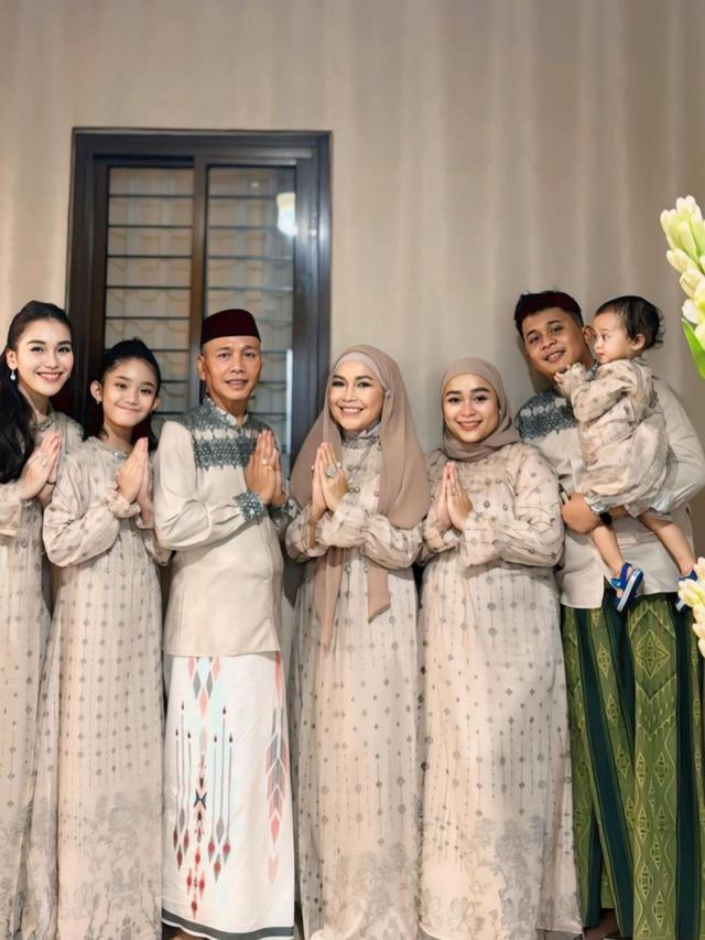 Ayu Ting Ting dan Bilqis bareng Fardhana