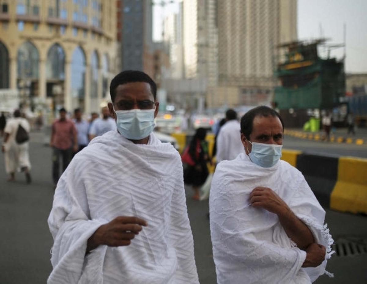 Pandangan udara jemaah haji mulai lakukan tawaf