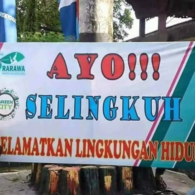 7 Potret Spanduk Nyeleneh di Komplek Perumahan Ini Absurd Banget