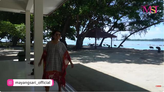 6 Potret Tampak Depan Vila Keluarga Mayangsari di Pulau Pribadi, Menghadap Pantai