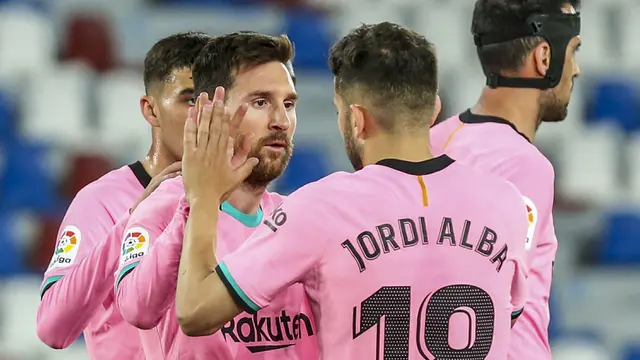 FOTO: Ditahan Imbang 3-3 Levante, Barcelona Gagal Gusur Atletico Madrid dari Puncak Klasemen - Lionel Messi