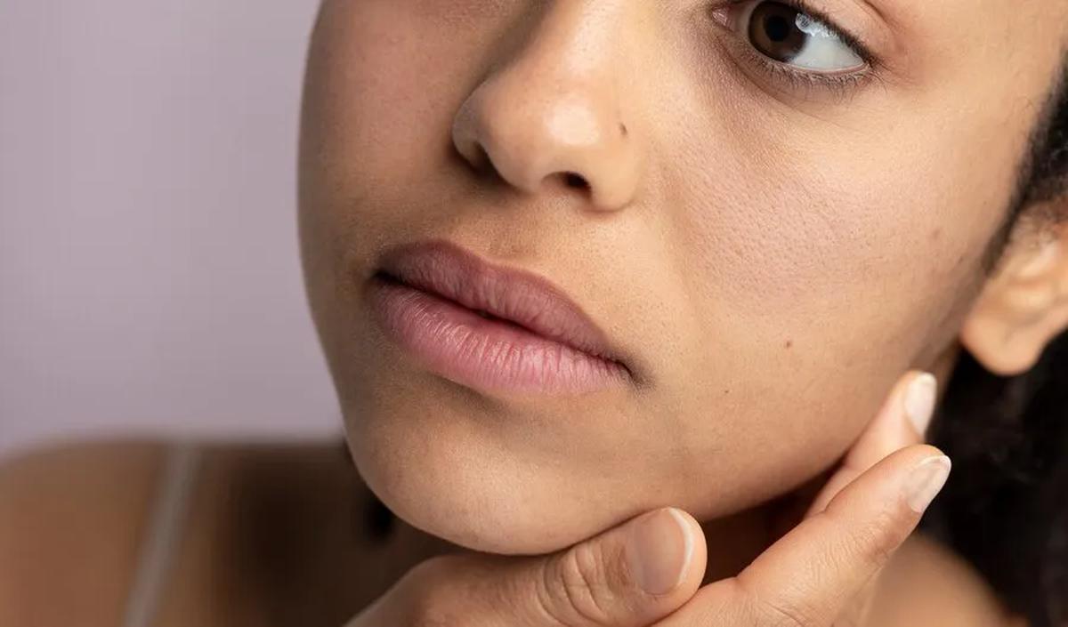 7. Lactic Acid: Menghaluskan Kulit Kasar dan Kering