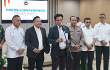 Tegas, Menko Yusril Pastikan Kompol Cosmas dan Bripka Rohmad Brimob Pelindas Affan Kurniawan Dihukum Pidana