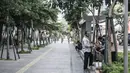 Warga tidak mengenakan masker saat beraktivitas di kawasan Sudirman, Jakarta, Selasa (1/9/2020). Jika terjadi lonjakan kasus positif Covid-19 secara signifikan maka secara otomatis akan dilanjutkan mulai 11-24 September mendatang. (merdeka.com/Iqbal S. Nugroho) (merdeka.com/Iqbal S. Nugroho)