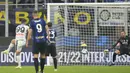 Pada menit ke-88 giliran Atalanta yang gagal. Meski sudah mencetak gol melalui Roberto Piccoli, namun kemudian dianulir wasit, karena sebelum terjadinya gol bola telah terlebih dahulu meninggalkan area permainan. Skor 2-2 pun bertahan hingga akhir pertandingan. (AP/Luca Bruno)