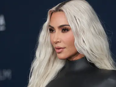 Kim Kardashian tiba pada acara LACMA Art+Film Gala di Los Angeles County Museum of Art, Los Angeles, Amerika Serikat, 5 November 2022. Kim Kardashian tampil glamor saat menghadiri LACMA Art+Film Gala yang bertabur bintang. (AP Photo/Allison Dinner)