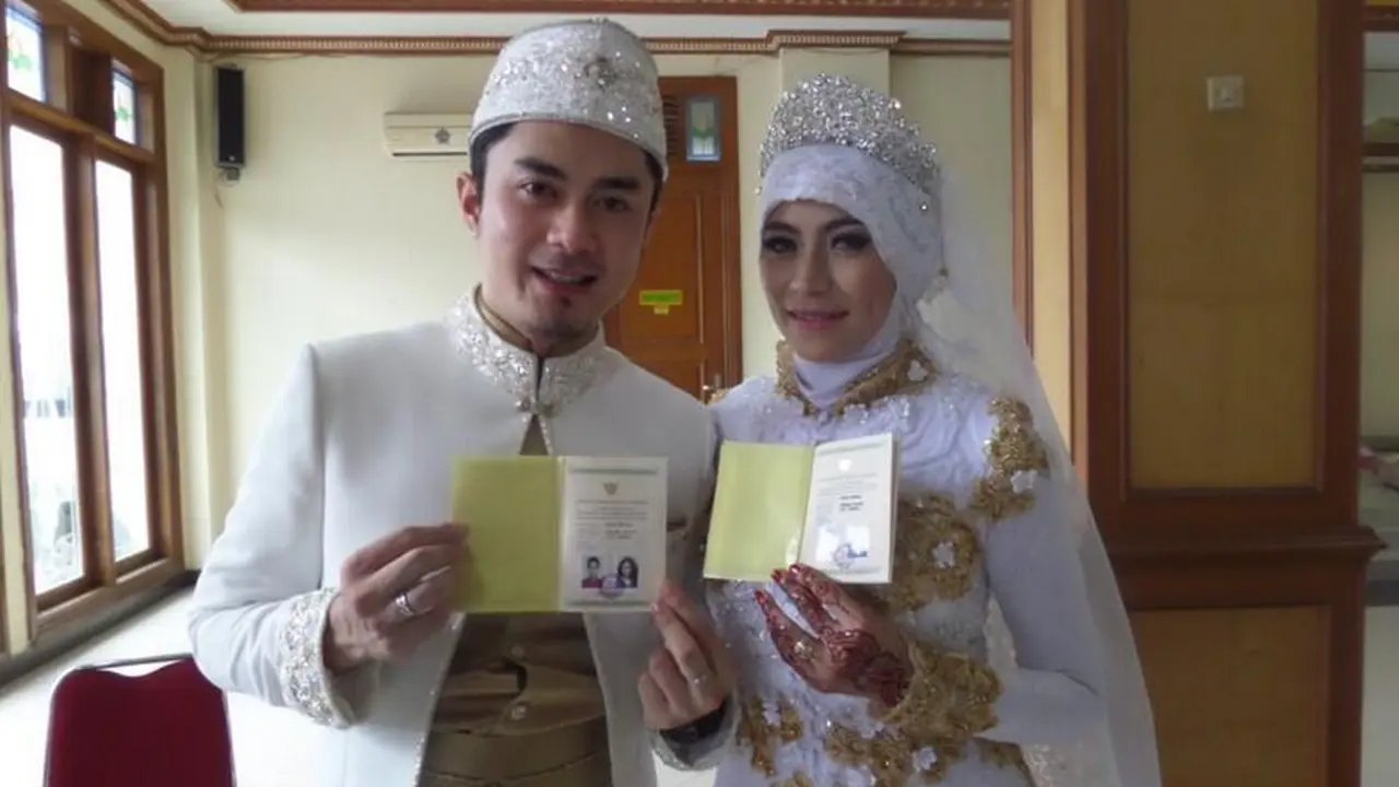 [Bintang] Cinta Penelope dan Dony Hermawan
