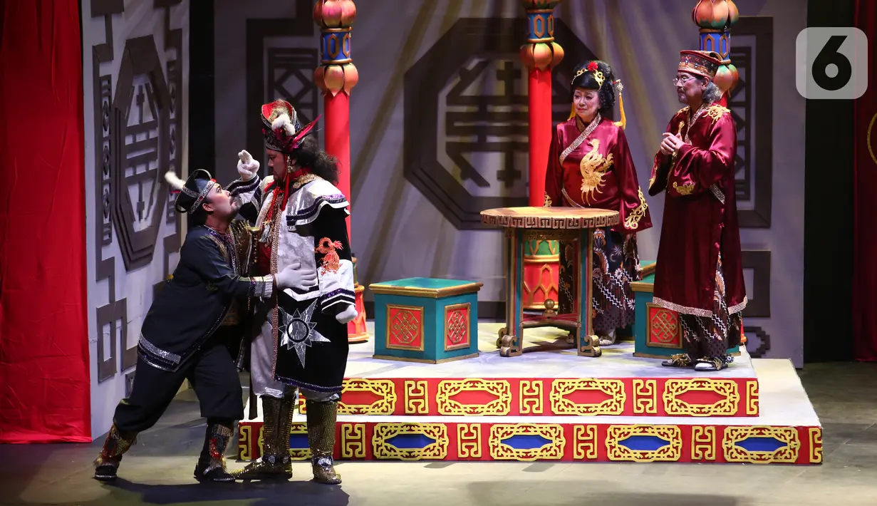 Teater Koma kembali berproses dan menggelar lakon bertajuk SAMPEK ENGTAY yang mengisahkan tentang Engtay, gadis dari Serang, yang ingin bersekolah ke Betawi.