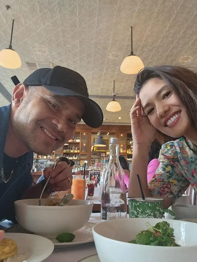 Romantisme Judika dan istri