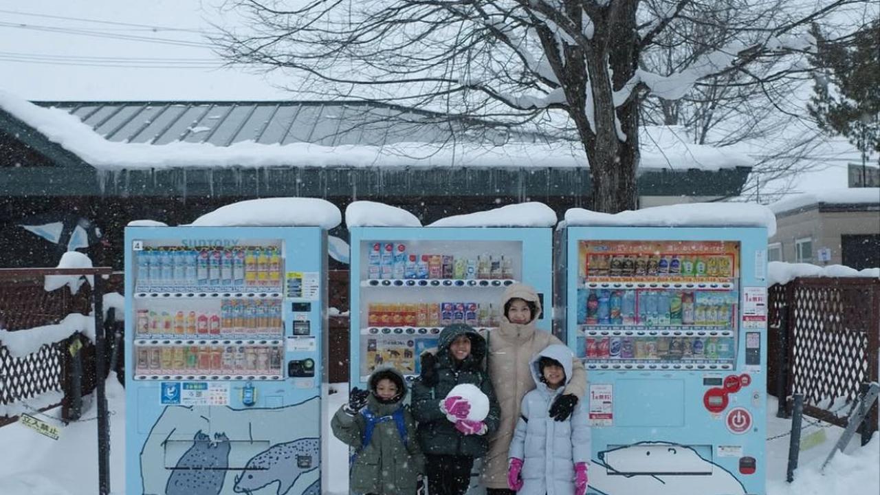 Momen Liburan Natasha Rizky dan Desta ke Jepang Ajak Anak-Anak, Netizen Soroti Kekompakannya