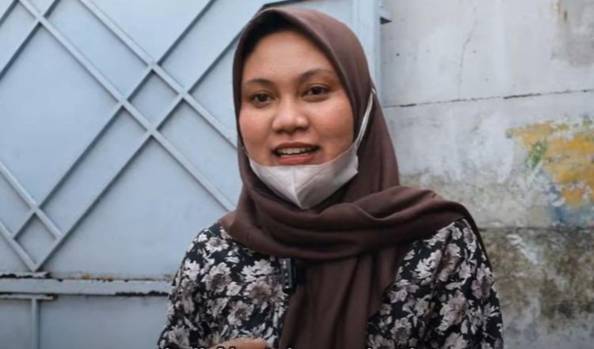 Kini dia pun menikmati hasil kerja kerasnya. Dia bahkan mau membeli mobil.<br>