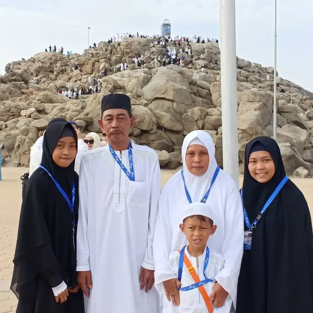 6 Potret Kedekatan Selfi LIDA dengan Mendiang Ayahnya, Penuh Kenangan